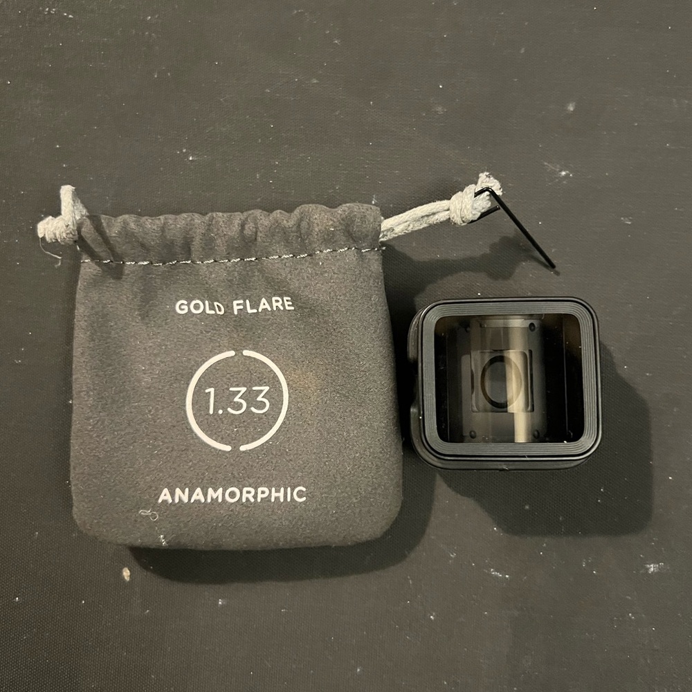 Moment Gold Flare Anamorphic Lens